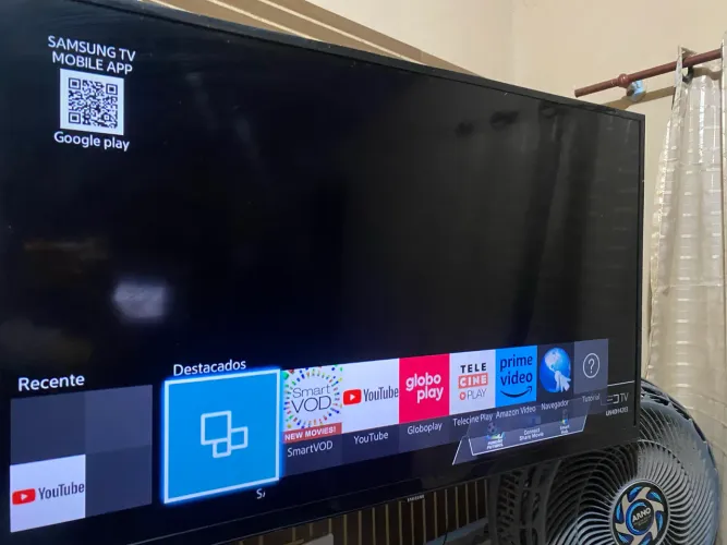 Vendo tv Smart 43 polegadas com suporte