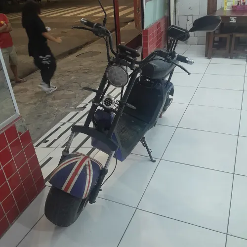 Moto bem conservada