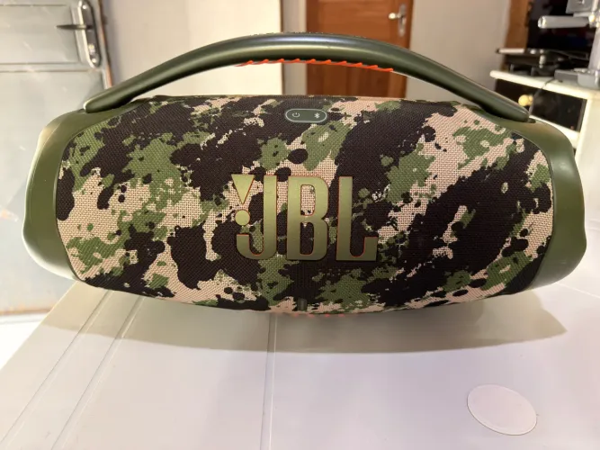 Caixa de som JBL bombox 3 camuflada.