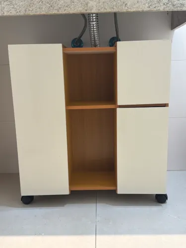 Gabinete / Armário para Banheiro com Rodízios - Nature/Perola