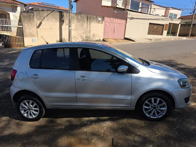Volkswagen Fox 1.0 MI Total Flex 8V 5P 2014