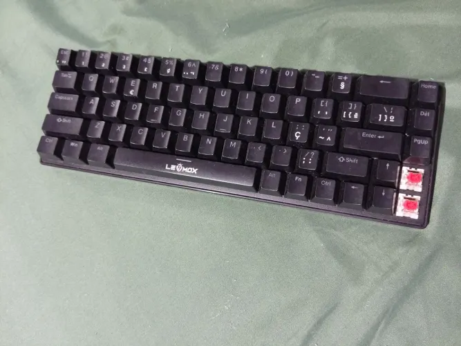 Teclado mecânico + mouse + mouse pad