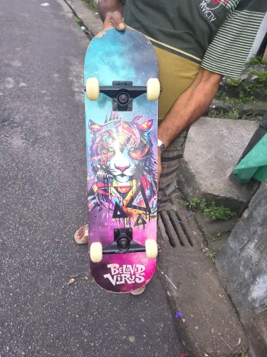 Skate semi-novo 