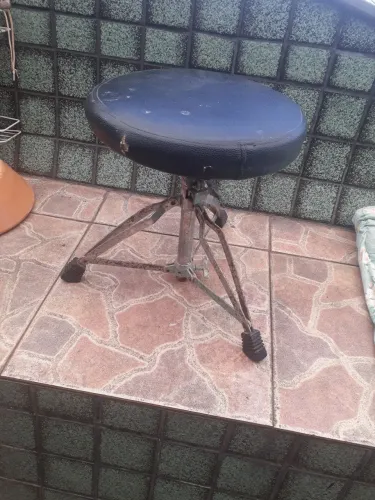 Banquinho de bateria 