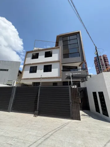 Aluga-se apartamento no aeroclube com 2 quartos, possui elevador