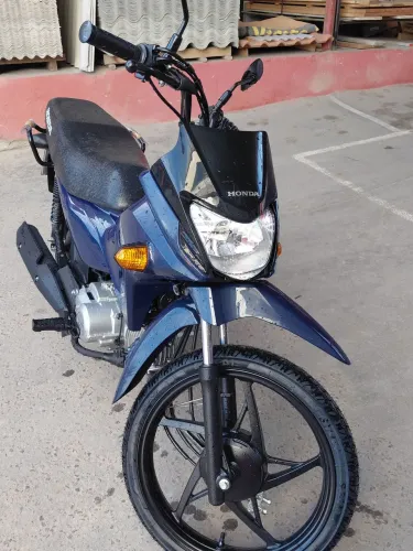 Moto praticamente o km apenas 28 km so andou da concessionária para casa já planejada