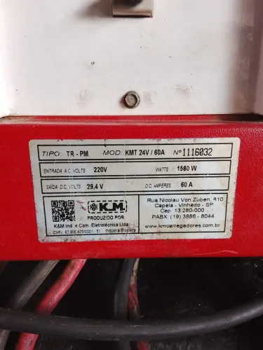 VENDO CARREGADOR DE BATERIA PARA EMPILHADEIRA