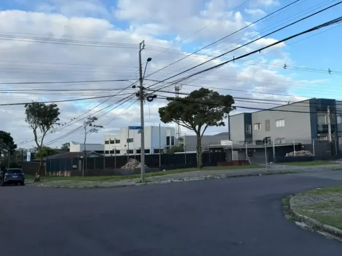 Terreno de esquina à venda no Parolin, Curitiba PR - Excelente localização