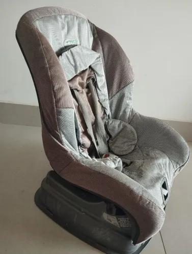 Vendo cadeira de carro para bebê