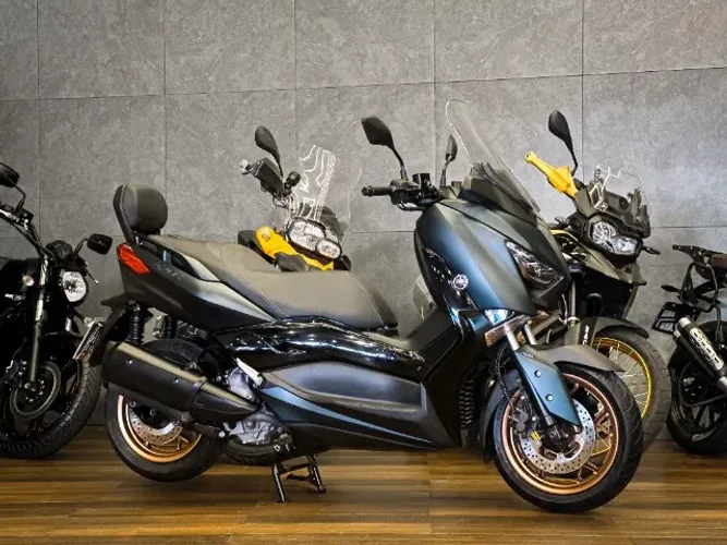 YAMAHA XMAX 250 ABS 2023/2024