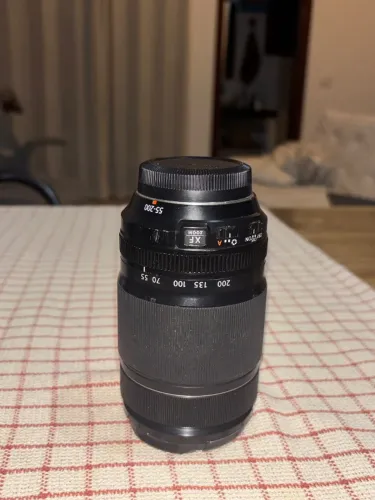 Lente Fujifilm Fujinon XF 55-200mm OIS - Com Fungos