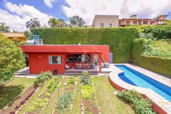 Casa à Venda no Condomínio Vila Castela com 3 Suítes  500m²