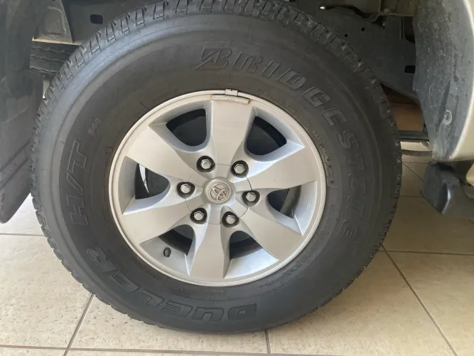 Pneu Hilux