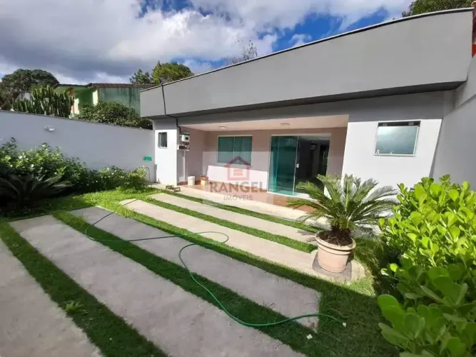 Excelente casa linear dentro de condomínio fechado em Vargem Grande/RJ