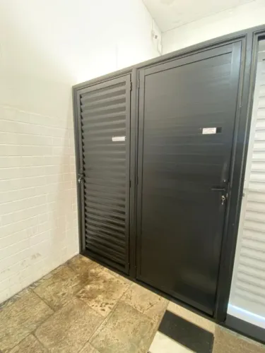 PREÇOS BAIXOS - PORTAS DE ALUMÍNIO PRETO 2.10X60 70 OU 80
