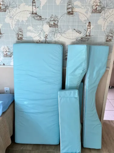 Cama montessoriana de espuma infantil 