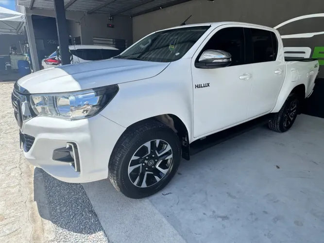 Toyota Hilux CD SR 4X4 2.8 TDI Diesel Aut. 2020