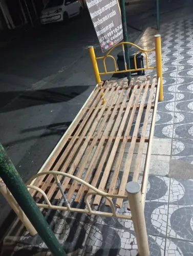 Vendo Cama solteiro de Ferro Completa