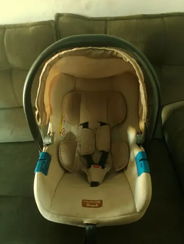 Bebê conforto Burigotto bege