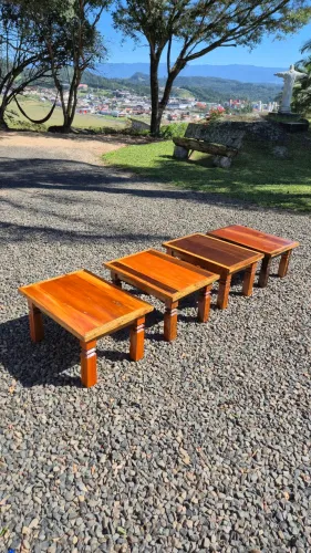 Mesa de centro madeira de lei 