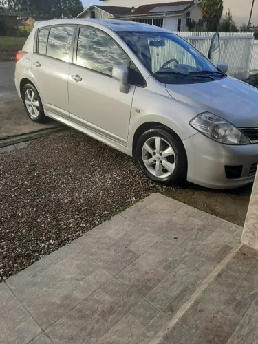 Nissan Tiida SL 1.8/1.8 Flex 16V Aut. 2012