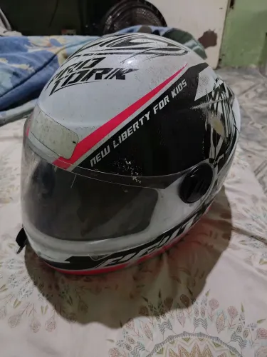 Capacete pra moto com viseira e trava de segurança