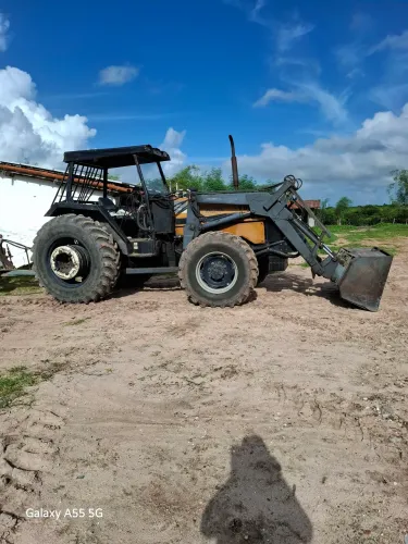 Vendo Trator Valtra 1180S 4x4