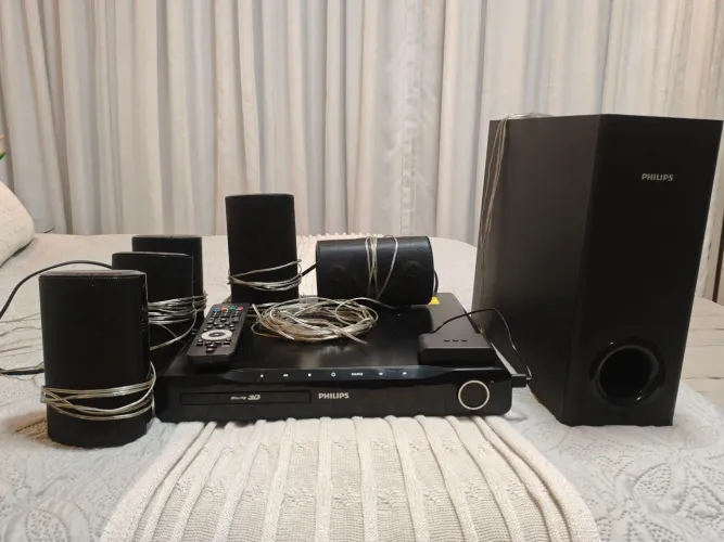 Home theater Phillips com adaptador bluetooth