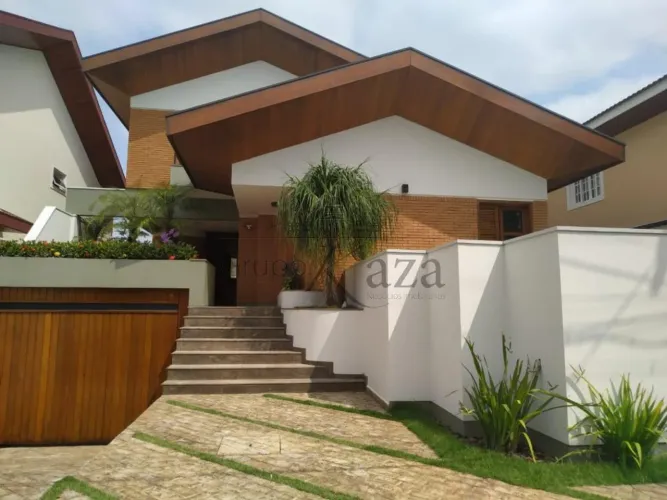 Oportunidade - Casa em Condomínio - Jardim das Colinas - 4 Dormitórios - 465m².