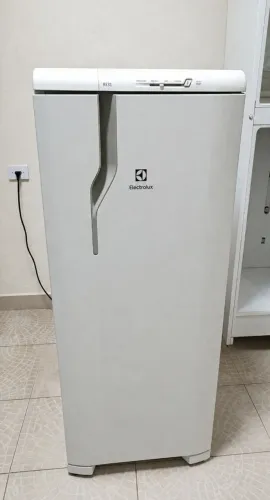 Geladeira Electrolux semi nova!!