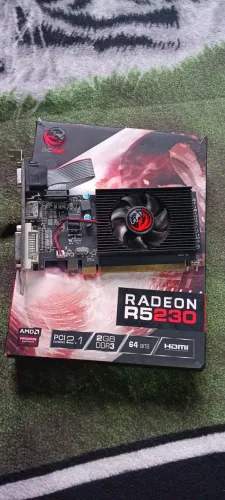 PLACA DE VÍDEO BÁSICA R5 230 2GB