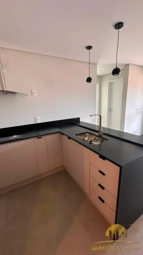 Apartamento com 2 dormitórios - UPHOME