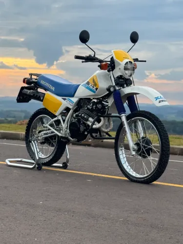 Xlx 250r MAIS NOVA DO BRASIL, PLACA PRETA