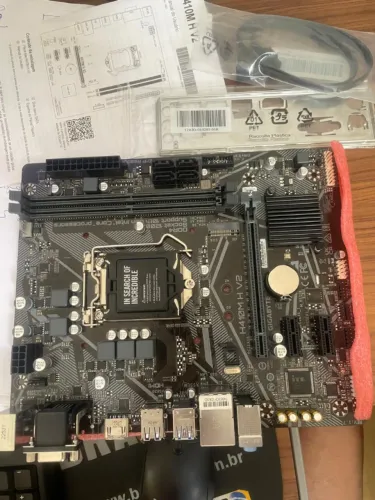 Placa-mãe Gigabyte H410M H V2 - Nova, Pinos Tortos