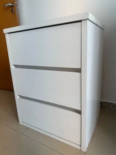 Criado-Mudo Branco com 3 Gavetas