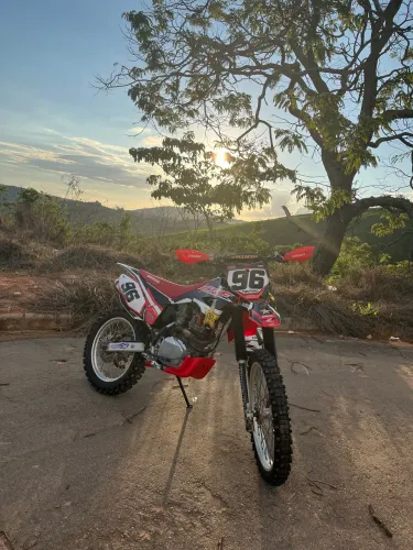 Vendo Crf 230 2017 moto filé