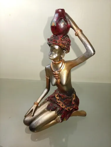 Estatueta em resina
