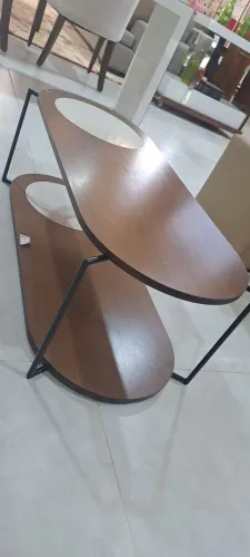 Vendo mesa de centro em madeira