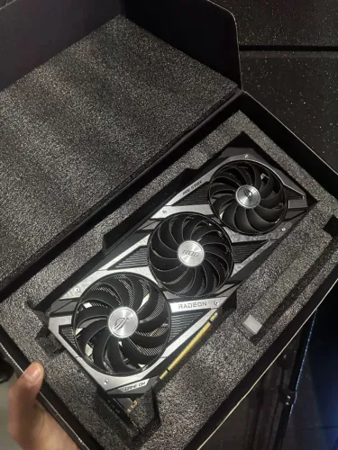 Placa de Vídeo Asus Rog Strix Radeon RX 6700 XT 12GB OC Gaming GDDR6