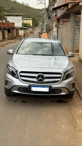 Mercedes-Benz GLA 200 Adv. 1.6/1.6 TB 16V Flex Aut. 2016