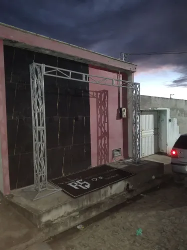 Vende-se um grid estrutura para iluminação de ferro 3 por 2 de altura