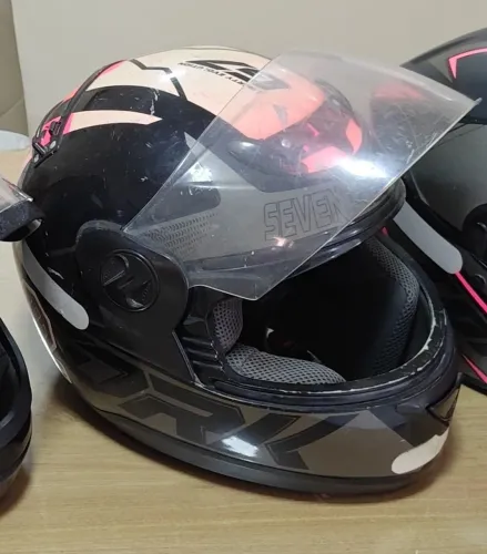 Capacete moto