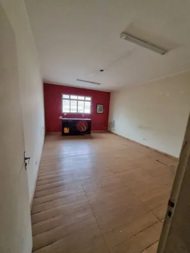 Prédio comercial no Brás.