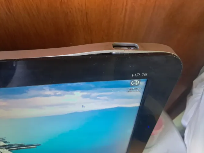 Computador All in One HP 19 - SSD 240 GB - Excelente para estudos e trabalho