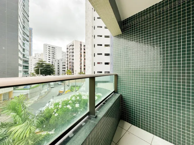 Apartamento para locação em Boa Viagem com 2 quartos e varanda