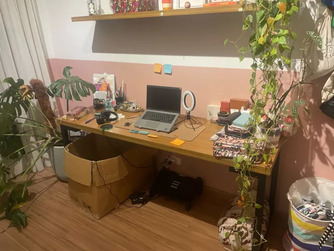 Mesa de escritório - Apenas retirada