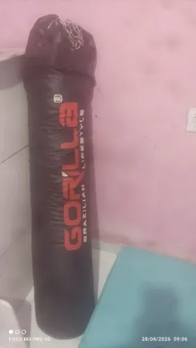 Saco de pancadas 1,60 mt, com luvas, saco cheio.