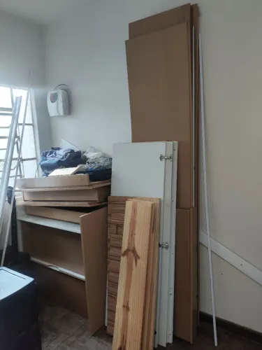 Doação guarda roupa e madeiras 