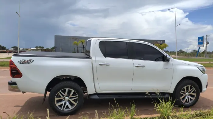 Toyota Hilux CD SRX 4X4 2.8 TDI 16V Diesel Aut. 2018