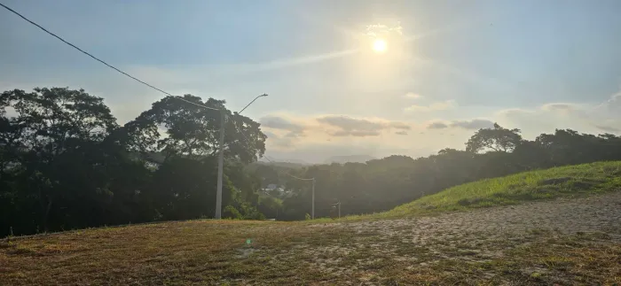 Terreno no bairro Monte Elisio aceito carro ou moto como parte do pagamento